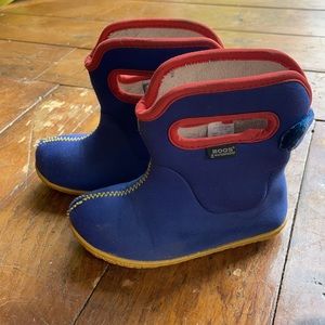 Bogs winter boots size 9 toddler